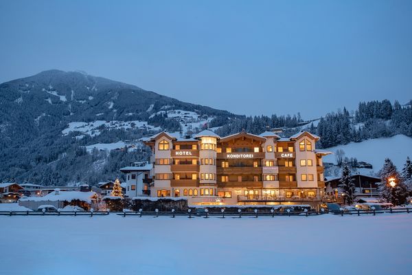 Hotel Riedl im Winter