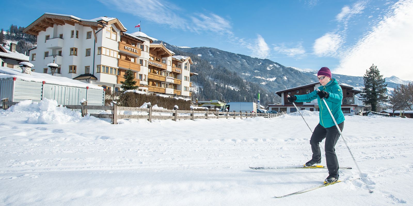 Cross-country skiing right at the Hotel